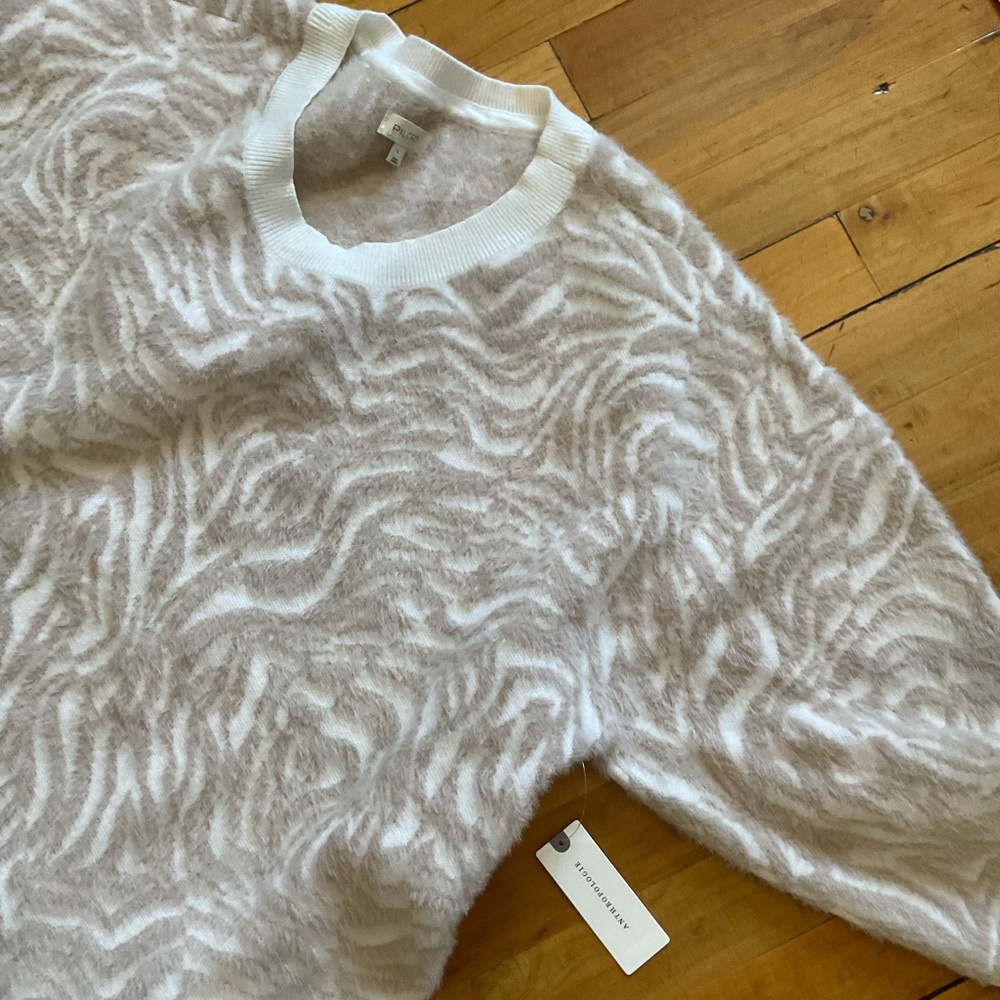 Pilcro Animal Eyelash Sweater
Color: NEUTRAL MOTIF - Picture 10 of 12